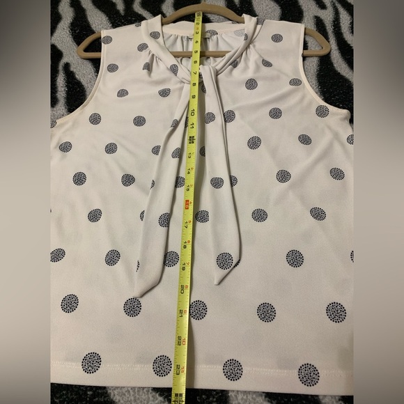 Talbots Outlet Sleeveless Top With Navy print And Tie Front PM - Picture 6 of 6